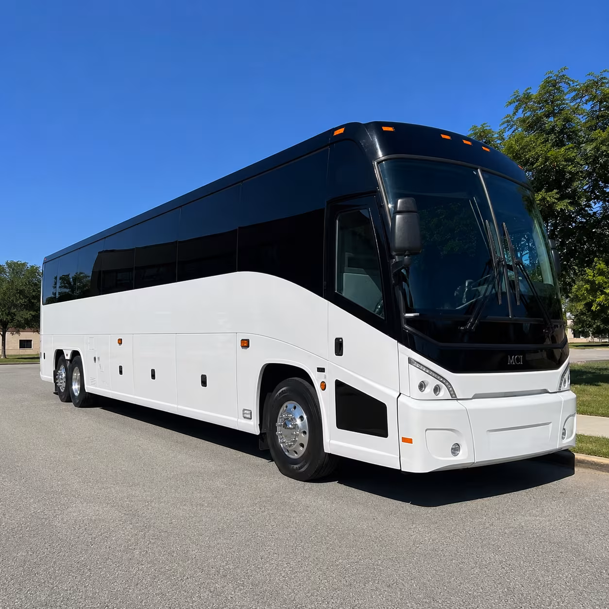 hollywood 40 passenger charter bus