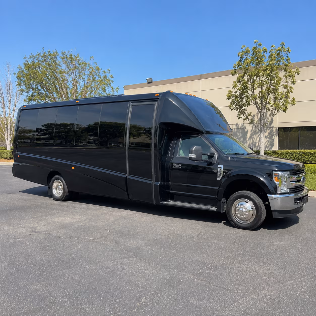 hollywood new years eve party bus rental