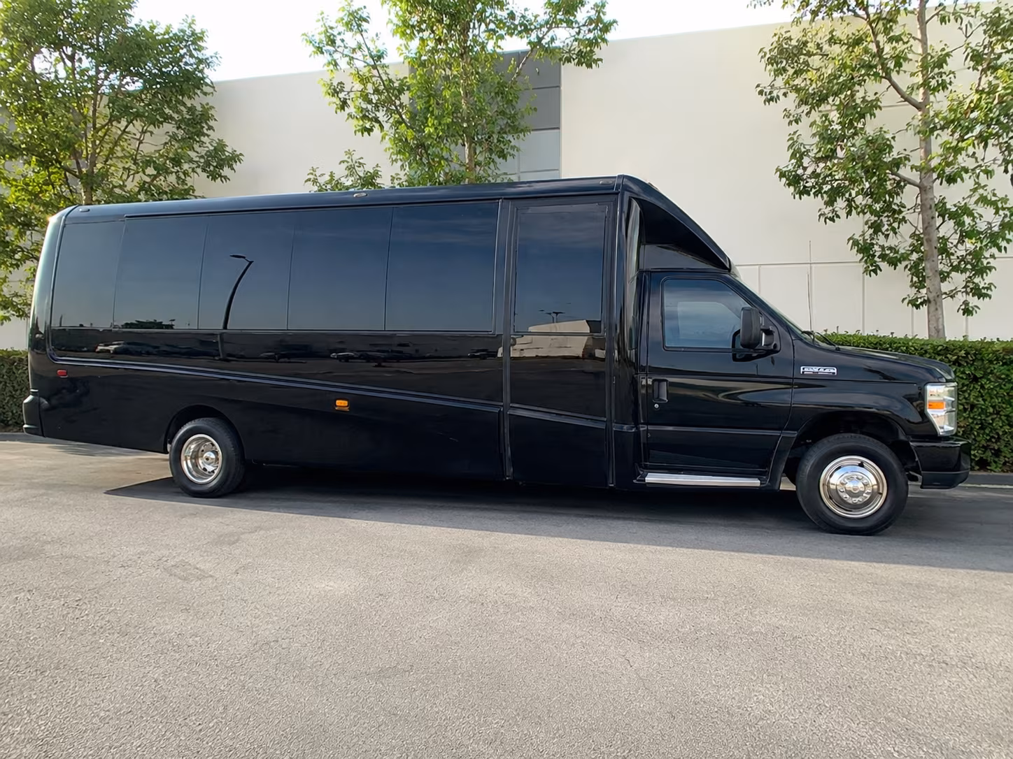 reserve transportation for your next airport transfer 2