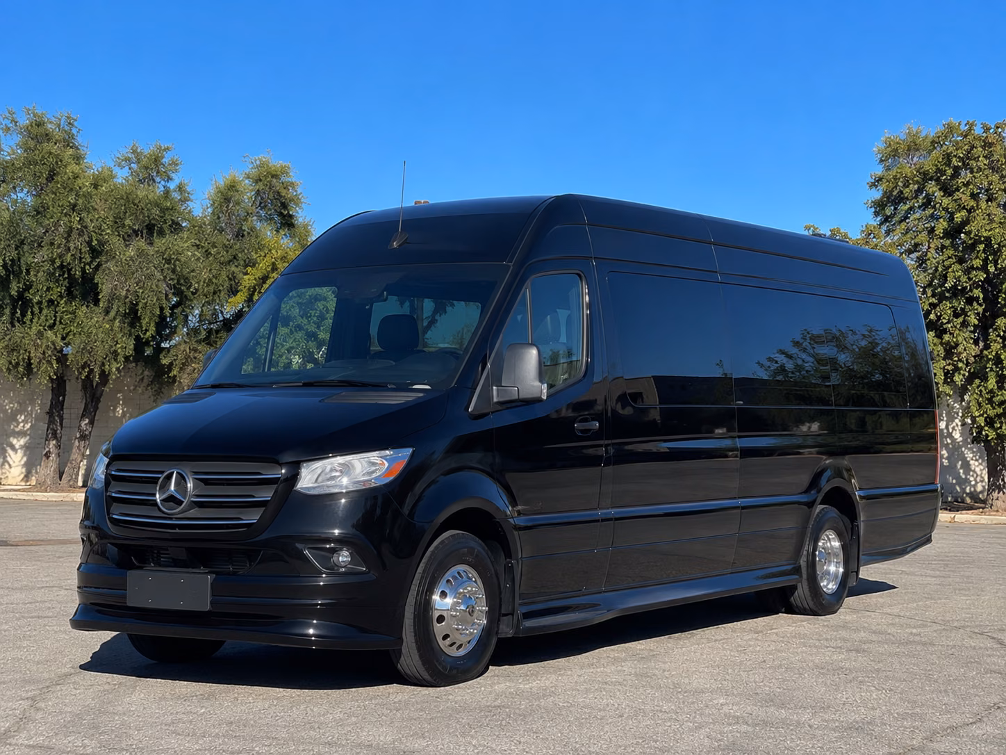 transportation serving hollywood and nearby cities
